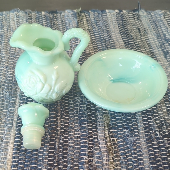 Vintage Avon Turquoise Swirl Jadeite Pitcher/ Bowl Set W/ Victorian Rose Design - Picture 4 of 7